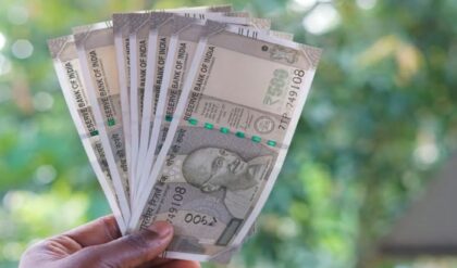 মহিলাদের জন্য এলআইসি-র বাম্পার অফার! প্রতি মাসে পাবেন নিশ্চিত টাকা, বছরে মোট আয় ৮৪ হাজার!