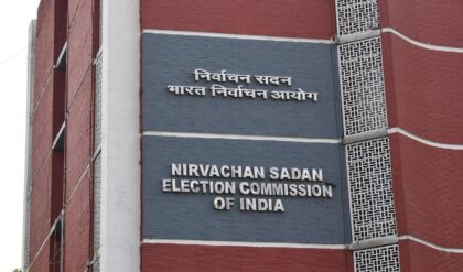 “এখনই কেন গ্রেফতার নয়?” ২৯৪ জন দাগি দুষ্কৃতীকে ধরতে মমতার পুলিশকে কড়া ডেডলাইন কমিশনের!