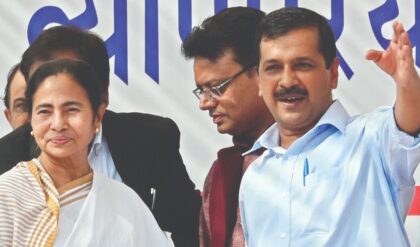 “ভোটের মুখে মমতাকে ফোন কেজরীবালের! কী ‘গোপন’ পরিকল্পনা দুই হেভিওয়েটের?”