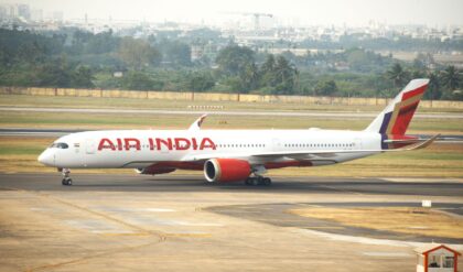 “এয়ার ইন্ডিয়ায় নিষিদ্ধ সিঁদুর-মঙ্গলসূত্র! ‘টিপ’ পরতেও মানা? ভারতীয় সংস্কৃতি নিয়ে তোলপাড়!”