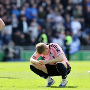 “লিচেস্টার সিটির পতন! প্রিমিয়ার লিগ জয়ী দল নেমে গেল তৃতীয় ডিভিশনে, কান্নায় ভাঙল হামজা চৌধুরীরা”