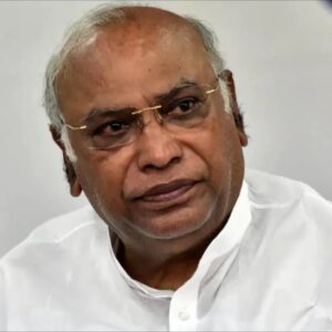 “মল্লিকার্জুন খাড়গেকে কড়া নোটিস নির্বাচন কমিশনের! মোদীকে নিয়ে বিতর্কিত মন্তব্যে উত্তাল দেশ, বিপাকে কংগ্রেস”