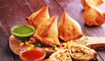 সিঙ্গাড়ার ইতিহাস বদলে দেবে এই তথ্য! মোঘল সম্রাটরা কীভাবে খেতেন এই স্ন্যাক্স? ভাইরাল হলো আসল রহস্য