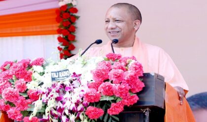 বিল মেটাতে দেরি হলেও কাটবে না লাইন! যোগী সরকারের ‘মাস্টারস্ট্রোক’, স্বস্তিতে কোটি কোটি গ্রাহক!