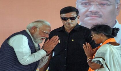 কার ‘ফাইল’ খোলার হুঁশিয়ারি দিলেন মোদি? আরজি কর ইস্যুতে রত্না দেবনাথকে পাশে নিয়ে নজিরবিহীন আক্রমণ প্রধানমন্ত্রীর!