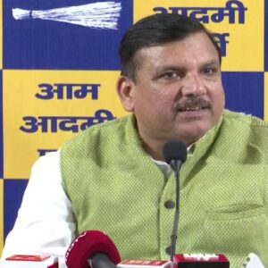 “ওরা বেইমান, পাঞ্জাব ক্ষমা করবে না!” রাঘব চড্ডাকে বিজেপির কোলে দেখে ফেটে পড়লেন সঞ্জয় সিং