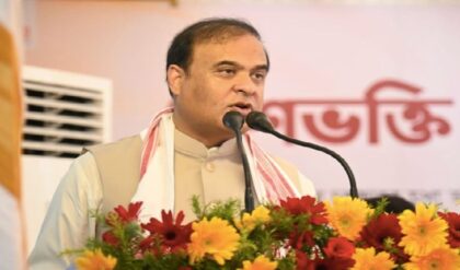 হিমন্তের ঝোড়ো প্রচার দক্ষিণ ২৪ পরগণায়! মমতা সরকারকে ‘হাজ ফেরত’ খোঁচা, ভোট পরবর্তী ‘চিকিৎসা’র হুঁশিয়ারি?