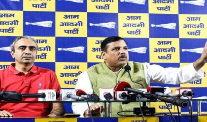 রাঘব চাড্ডা-সহ ৭ সাংসদের পদ খারিজের দাবি! খোদ রাজ্যসভায় চিঠি পাঠাল আপ, তুঙ্গে জল্পনা