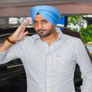 পদ্ম শিবিরে নাম লেখাতেই ‘টার্গেট’ হরভজন! পঞ্জাবে উত্তাল বিক্ষোভের মাঝেই আসরে নামল কেন্দ্র