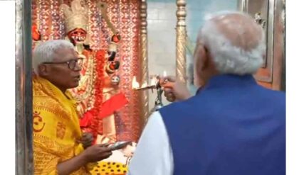 ঠনঠনিয়া কালীবাড়িতে নমো! উত্তর কলকাতায় মোদীর মেগা রোডশো ঘিরে জনসমুদ্র, কাঁপছে তিলোত্তমা