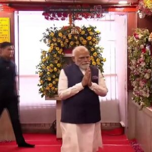 উত্তরে মোদী-ঝড়! রবিবাসরীয় সন্ধ্যায় হাতিবাগানে জনসমুদ্র, বর্ণাঢ্য রোড শো-তে রেকর্ড ভিড়