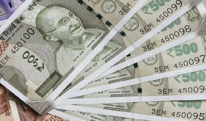 অ্যাকশন মোডে অর্থ মন্ত্রক! বেতন বৃদ্ধির ফাইল ১২ মাসেই শেষ করার চরম আল্টিমেটাম, পকেট ভরবে ব্যাঙ্ক কর্মীদের