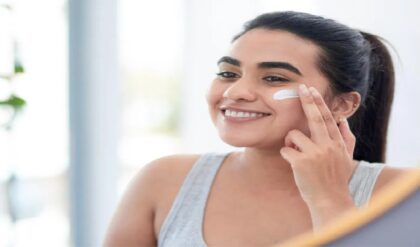 তৈলাক্ত ত্বক মানেই কি ক্রিম বাদ? এই ৫টি টিপস না মানলে কিন্তু দ্রুত বুড়িয়ে যাবে মুখ!