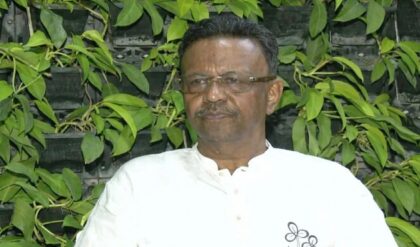 মধ্যরাতে ফিরহাদ হাকিমের বাড়িতে কেন্দ্রীয় বাহিনী! দোরগোড়ায় দাঁড়িয়ে কী হুঁশিয়ারি দিলেন জওয়ানরা?