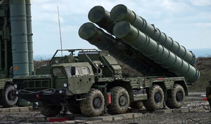 সীমান্তে নিশ্ছিদ্র নজরদারি! রাশিয়া থেকে আসছে চতুর্থ S-400; ভারতের অভেদ্য ‘আকাশ কবচ’-এ কাঁপবে শত্রুদেশ?