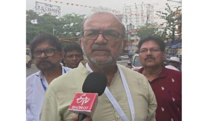 যাদবপুরে লাল আবির? কমিশনের দরাজ প্রশংসা করে জয়ের হুঙ্কার বিকাশরঞ্জনের!