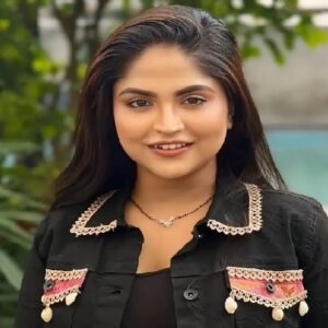 “আমায় রেহাই দিন…” দেবলীনার সোশ্যাল মিডিয়া পোস্টে আত্মহত্যার ইঙ্গিত? তোলপাড় টলিপাড়া!