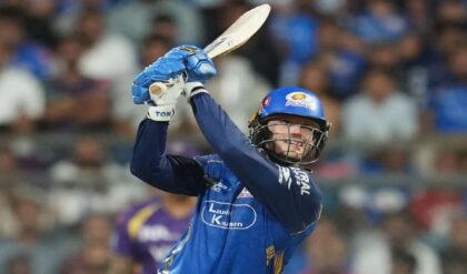 বড় ধামাকা! ৪৪ বলে রিকেলটনের বিধ্বংসী সেঞ্চুরি, ১৯ বছরের পুরনো রেকর্ড চুরমার! অন্যদিকে কি ব্যাংক ঋণেও ব্রেক?