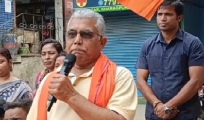 ‘পুলিশের শরীরী ভাষাই সব বলে দিচ্ছে!’ মেদিনীপুরে দাঁড়িয়ে বিস্ফোরক দিলীপ, ৪ মে-র আগে বড় ইঙ্গিত?