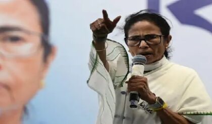 “আমি না বলা পর্যন্ত কেউ সরবেন না!” গণনার দিন প্রার্থীদের চরম আল্টিমেটাম দিলেন মমতা