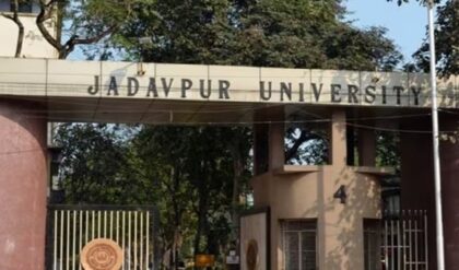 যাদবপুরের মুকুটে নতুন পালক! প্রাক্তনীদের অনন্য সম্মান দিতে ঐতিহাসিক সিদ্ধান্ত কর্তৃপক্ষের