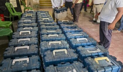 ভোটের সুনামিতে কার ভাগ্য বদলাচ্ছে? রেকর্ড ভোটদানে কি নবান্নের পথে নতুন কেউ?