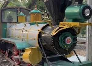পাহাড়ের বাঁকে ফিরছে নস্টালজিয়া! ১০০ বছরের পুরনো ইঞ্জিনের বাঁশিতে ফের কাঁপবে দার্জিলিং পাহাড়ের বাঁকে ফিরছে নস্টালজিয়া! ১০০ বছরের পুরনো ইঞ্জিনের বাঁশিতে ফের কাঁপবে দার্জিলিং