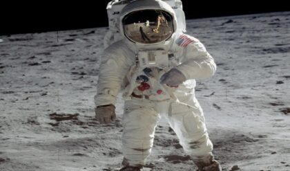 চাঁদের এত কাছে গিয়েও কেন নামবেন না আর্টেমিস-২ নভোচারীরা? আসল রহস্য ফাঁস! চাঁদের এত কাছে গিয়েও কেন নামবেন না আর্টেমিস-২ নভোচারীরা? আসল রহস্য ফাঁস!