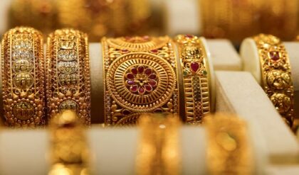 বিয়ের মরসুমের মাঝেই সোনায় সোহাগা! এক ধাক্কায় রেকর্ড পতন, আজ কত হল ১০ গ্রামের দাম?