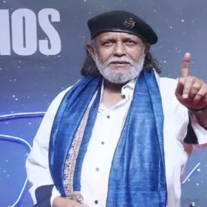 প্যাড পরে ক্রিজে মিঠুন! অবিশ্বাস্য হলেও সত্যি, ভারতীয় দলের হয়ে ব্যাট হাতে নেমেছিলেন ‘মহাগুরু’