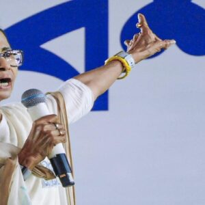 “ভোটবাক্সকে আগলান নিজের মায়ের মতো! মুর্শিদাবাদের সভা থেকে ভোটারদের বিশেষ ‘মন্ত্র’ মমতার!”