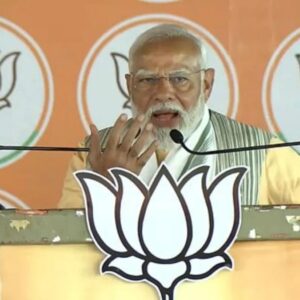 “তৃণমূলের হাতে সাংবিধানিক সংস্থার গলা টিপে ধরার চেষ্টা! মালদহে বিস্ফোরক মোদি, তোলপাড় বঙ্গ রাজনীতি!”