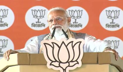 “বিচারের বাণী নিভৃতে কাঁদে! কালিয়াচকে বিচারকদের ওপর হামলায় তৃণমূলকে তুলোধোনা মোদীর!”