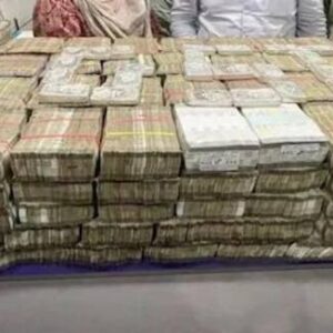 “ভোটের মুখে কুবেরের ধন বাংলায়! ৫ রাজ্যে ৬৫০ কোটির উদ্ধার, অর্ধেকই কি তবে দিদির রাজ্যে?”