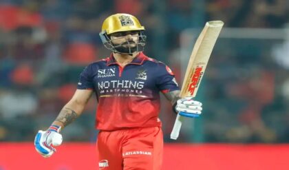 “ধোনির ডেরায় কোহলির নয়া ইতিহাস! চেন্নাইয়ের বিরুদ্ধে কোন রেকর্ড ভাঙতে চলেছেন কিং কোহলি?” “ধোনির ডেরায় কোহলির নয়া ইতিহাস! চেন্নাইয়ের বিরুদ্ধে কোন রেকর্ড ভাঙতে চলেছেন কিং কোহলি?”