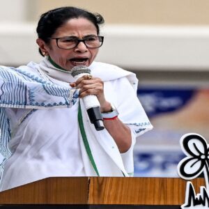 “আমি গণতন্ত্রের যোদ্ধা!” শমীক-শুভেন্দুদের পাল্টা দিলেন তৃণমূল নেত্রী, বাংলার রাজনীতিতে মহাপ্রলয়? “আমি গণতন্ত্রের যোদ্ধা!” শমীক-শুভেন্দুদের পাল্টা দিলেন তৃণমূল নেত্রী, বাংলার রাজনীতিতে মহাপ্রলয়?