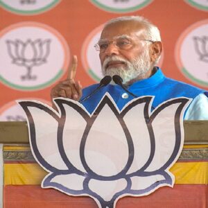 ইস্তেহার নিয়ে চরম সংঘাত! কোচবিহারে দাঁড়িয়ে কেন তৃণমূলকে ‘ঘোষণাপত্র’ খোঁচা দিলেন মোদী? ইস্তেহার নিয়ে চরম সংঘাত! কোচবিহারে দাঁড়িয়ে কেন তৃণমূলকে ‘ঘোষণাপত্র’ খোঁচা দিলেন মোদী?