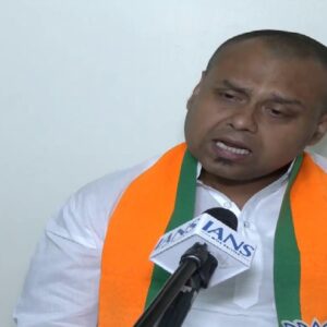 “মুসলিমরা বিজেপিকে ভোট দেয় না!” ব্যারাকপুরে দাঁড়িয়ে কেন এমন ‘বিস্ফোরক’ কৌস্তভ বাগচী? “মুসলিমরা বিজেপিকে ভোট দেয় না!” ব্যারাকপুরে দাঁড়িয়ে কেন এমন ‘বিস্ফোরক’ কৌস্তভ বাগচী?