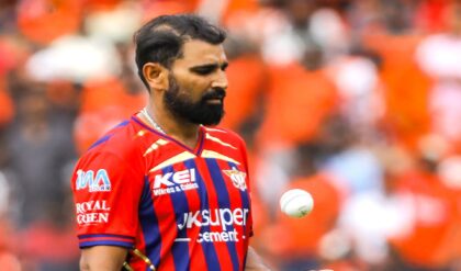 শামির ‘সাইলেন্স’ থেরাপি! অজি হিরো ট্রাভিস হেডকে যেভাবে ক্লিন বোল্ড করলেন, দেখে থমকে গেল ক্রিকেট দুনিয়া শামির ‘সাইলেন্স’ থেরাপি! অজি হিরো ট্রাভিস হেডকে যেভাবে ক্লিন বোল্ড করলেন, দেখে থমকে গেল ক্রিকেট দুনিয়া