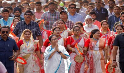 ভবানীপুরে মেগা ফাইট! শুভেন্দুর পর এবার মমতার পালা, কবে মনোনয়ন জমা দেবেন তৃণমূল নেত্রী? ভবানীপুরে মেগা ফাইট! শুভেন্দুর পর এবার মমতার পালা, কবে মনোনয়ন জমা দেবেন তৃণমূল নেত্রী?