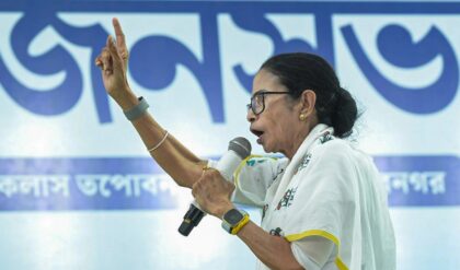 তিলোত্তমায় হামলার হুমকি পাক মন্ত্রীর! চুপ কেন মোদী? ২০২৬-এর নির্বাচনী লড়াইয়ে চড়ল পারদ