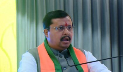 ‘৪ মে বাংলায় ভাগোয়া হোলি হবে!’ আলিপুরদুয়ার থেকে তৃণমূলকে উৎখাতের হুঙ্কার নবীনের!