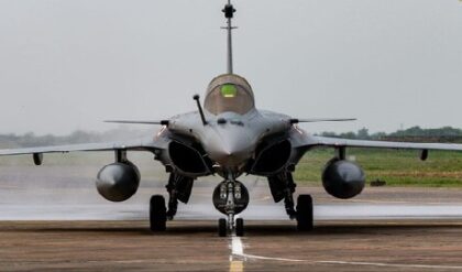 রাফায়েল চুক্তিতে বড় রদবদল! আম্বানির রিলায়েন্স বাদ, এবার টাটাদের সঙ্গে গাঁটছড়া বাঁধছে দাসোঁ?