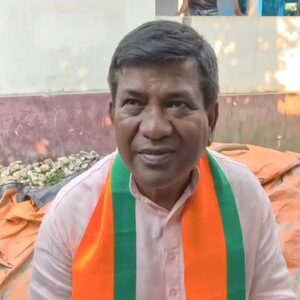 কোচবিহারে ভোটের আগে রণক্ষেত্র! বিজেপি প্রার্থী রথীন্দ্রনাথ বোসের প্রচার মিছিলে হামলা, ভাঙচুর গাড়ি! কোচবিহারে ভোটের আগে রণক্ষেত্র! বিজেপি প্রার্থী রথীন্দ্রনাথ বোসের প্রচার মিছিলে হামলা, ভাঙচুর গাড়ি!