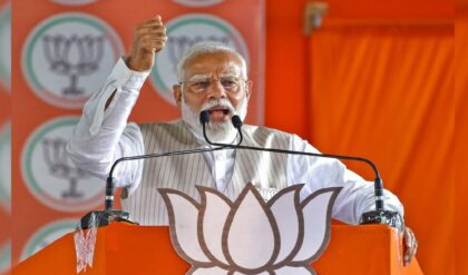 “নন্দীগ্রাম তো ট্রেলার, ভবানীপুরে হবে আসল খেলা!” শুভেন্দুকে নিয়ে মমতার গড়ে দাঁড়িয়েই হুঙ্কার মোদীর