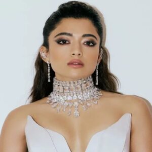 বিজয় পাশে থাকলেও বাবাকে মিস করছিলেন রশ্মিকা, জন্মদিনের ভোরে কী এমন পেলেন যা দেখে চোখে জল ‘শ্রীভল্লি’-র?