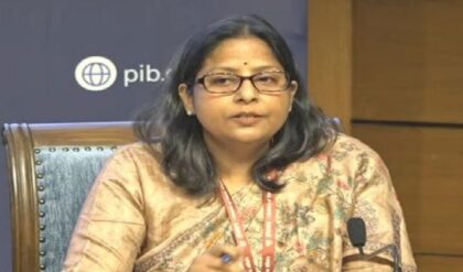 ইরান-ইজরায়েল সংঘর্ষে বিশ্ববাজারে হাহাকার, ভারতে কি পেট্রোল-ডিজেলের আকাল? বড় ঘোষণা মোদী সরকারের