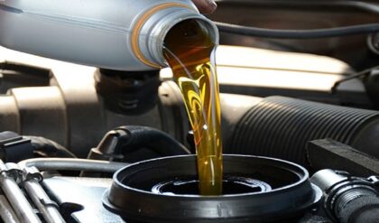 কত কিমি গেলেই বদলাতে হবে বাইকের ইঞ্জিন অয়েল? ভুল করলেই অকেজো হতে পারে আপনার দামী বাইক!