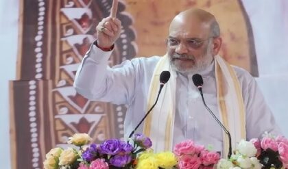 অমিত শাহের মুখে ফের উচ্চারণ বিভ্রাট! নারীসুরক্ষা নিয়ে বড় বার্তার মাঝেই কী ঘটল কলকাতায়?