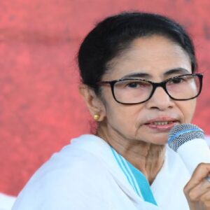 ‘পদ্মফুলের বস্তা দিয়ে বাইরের নাম ঢুকছিল’, সুপ্রিম কোর্টের রায়ে কেন এত খুশি মমতা?
